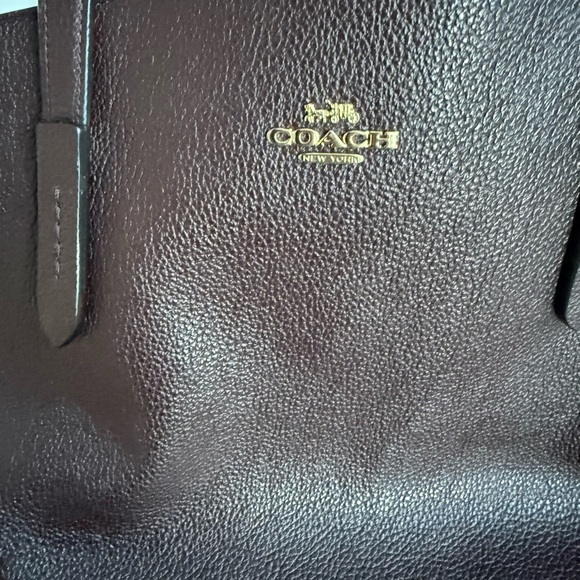 Coach Leather Tote wine color laptop compartment - Picture 3 of 9